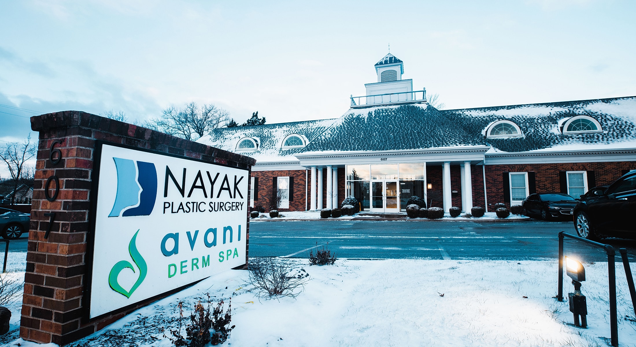 Nayak Plastic Surgery and Avani Derm Spa exterior.